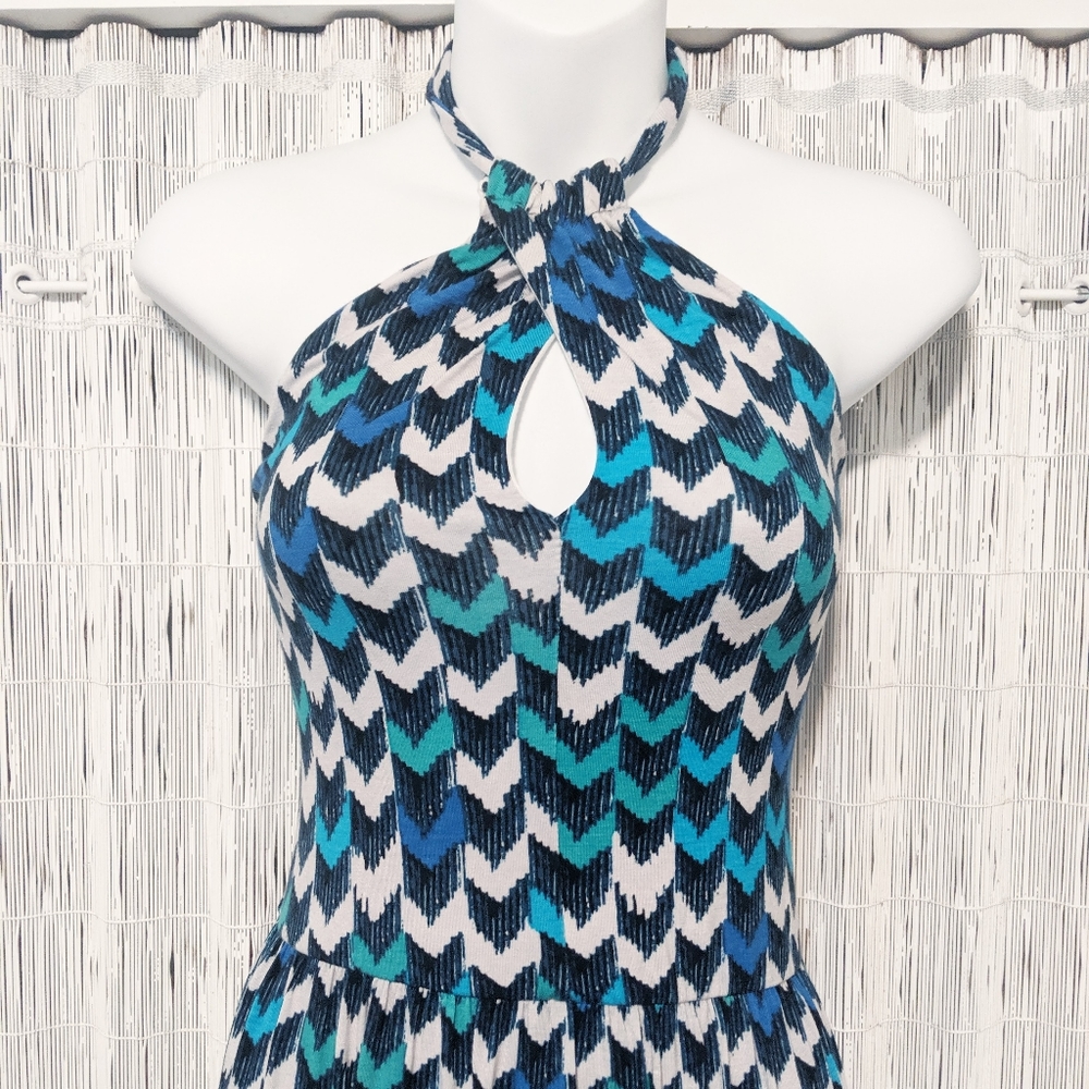 Gilli Halter Maxi Dress with Keyhole Size L